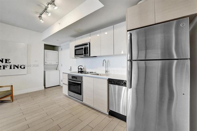 2602 E Hallandale Beach Boulevard R906, Hallandale Beach, FL 33009