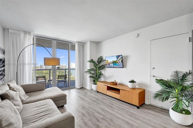 2602 E Hallandale Beach Boulevard R906, Hallandale Beach, FL 33009