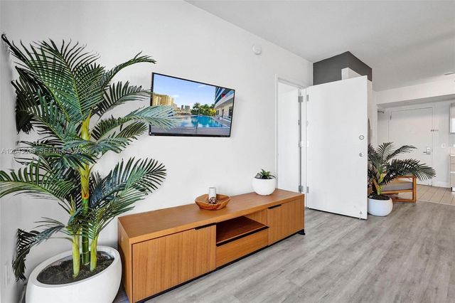 2602 E Hallandale Beach Boulevard R906, Hallandale Beach, FL 33009