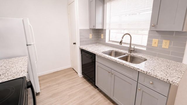 11685 Alief Clodine Road 10, Houston, TX 77082