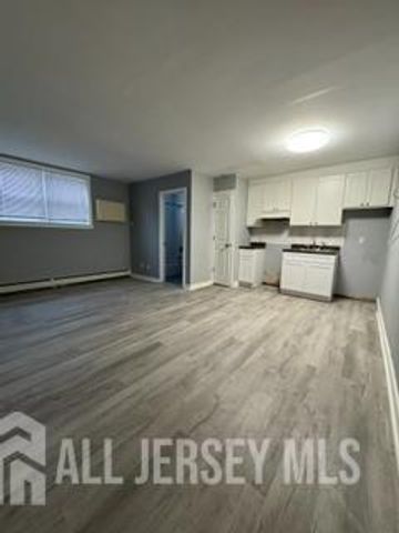 120 W 3 Avenue 3, Roselle, NJ 07203