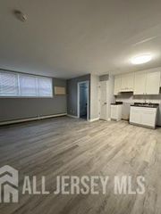 120 W 3 Avenue 3, Roselle, NJ 07203