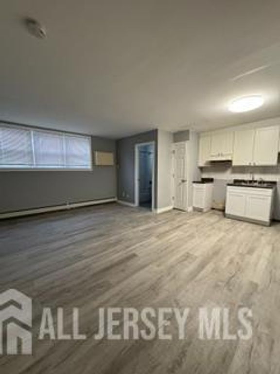 120 W 3 Avenue 3, Roselle, NJ 07203