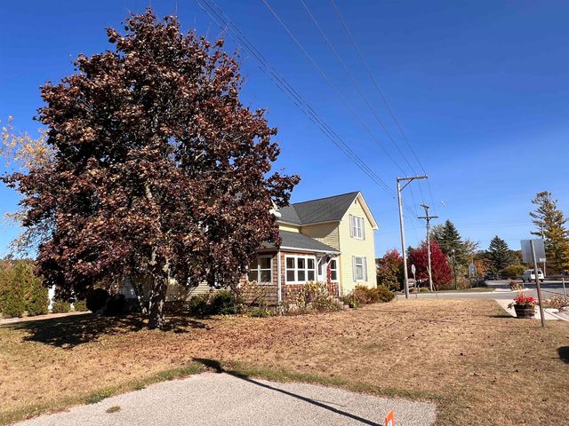 102 W Philip Street, Lake Leelanau, MI 49653