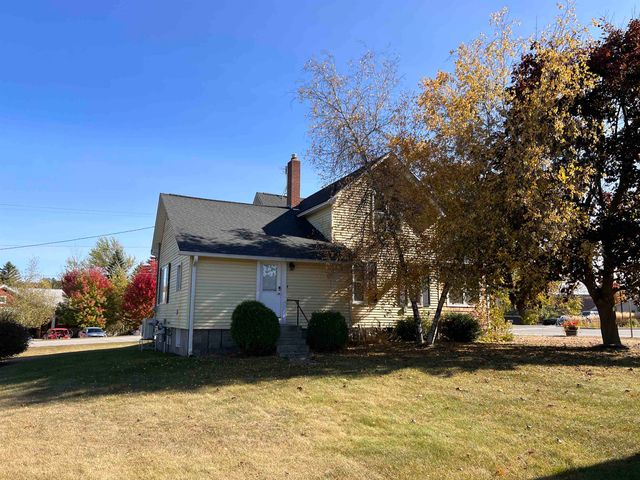 102 W Philip Street, Lake Leelanau, MI 49653