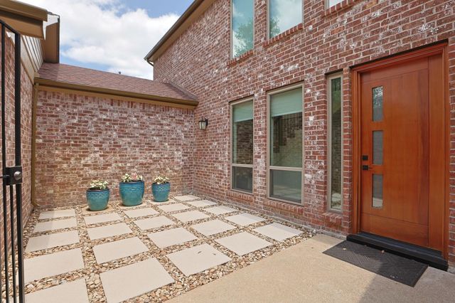 7314 Blenheim Palace Lane, Houston, TX 77095