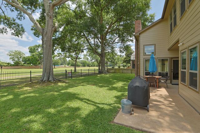 7314 Blenheim Palace Lane, Houston, TX 77095