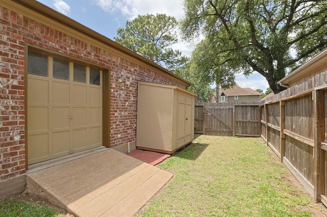 7314 Blenheim Palace Lane, Houston, TX 77095