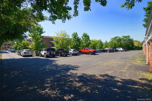 70 S Park Avenue 112, Rockville Centre, NY 11570