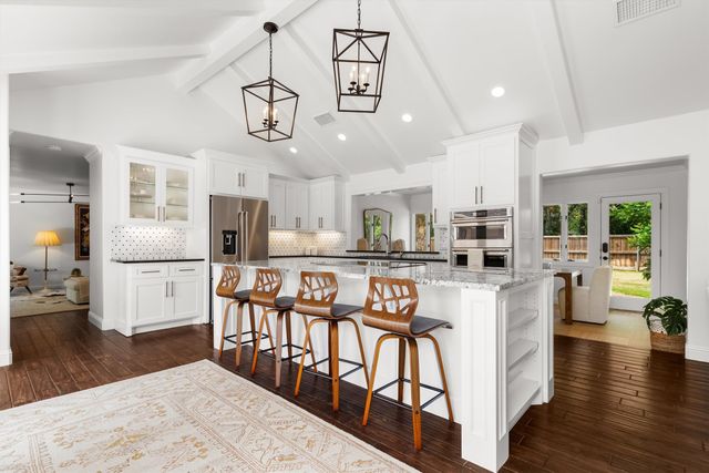 610 Sunset Court, Argyle, TX 76226