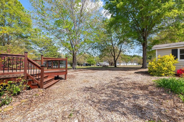 112 Pebble Drive, Clayton, NC 27520