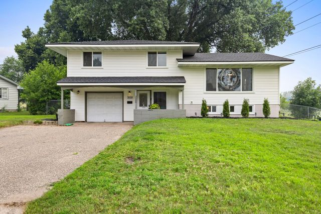 3000 Quarles Road, Brooklyn Center, MN 55429