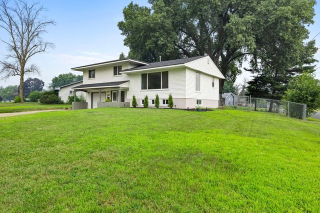 3000 Quarles Road, Brooklyn Center, MN 55429