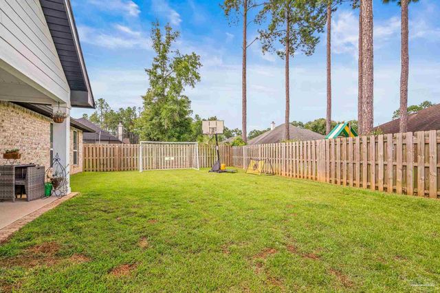 5671 Dunridge Dr, Pace, FL 32571