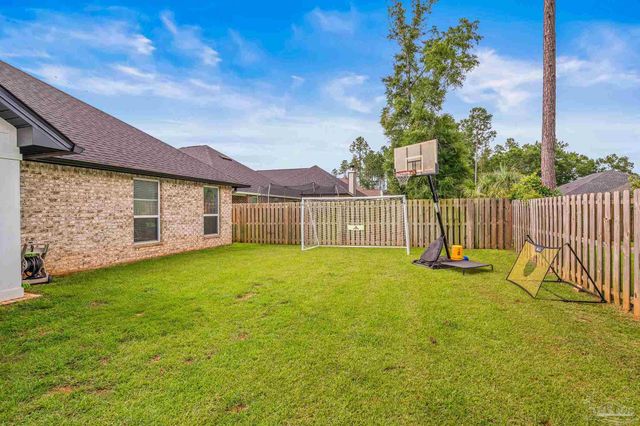 5671 Dunridge Dr, Pace, FL 32571