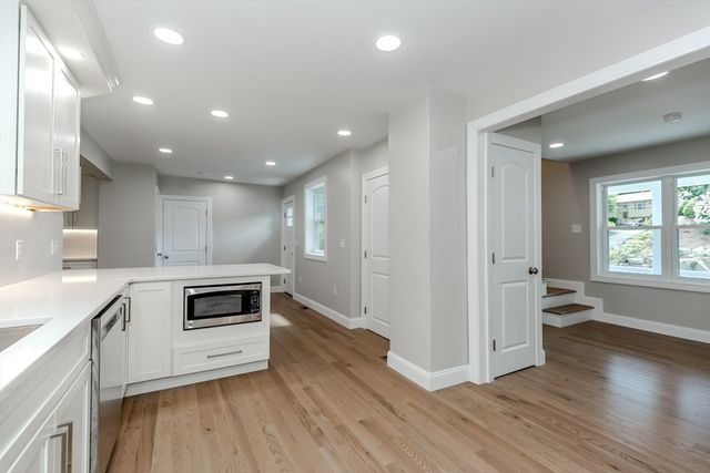 1855 Old Louisquissett Pike, Lincoln, RI 02865
