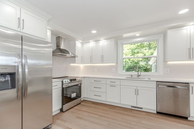 1855 Old Louisquissett Pike, Lincoln, RI 02865