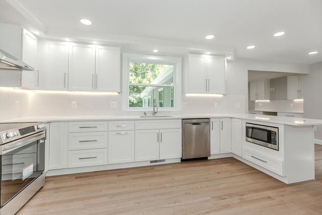 1855 Old Louisquissett Pike, Lincoln, RI 02865