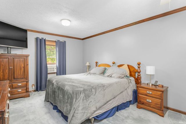 2926 Brooktree Court, Elkhart, IN 46514