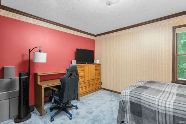 2926 Brooktree Court, Elkhart, IN 46514