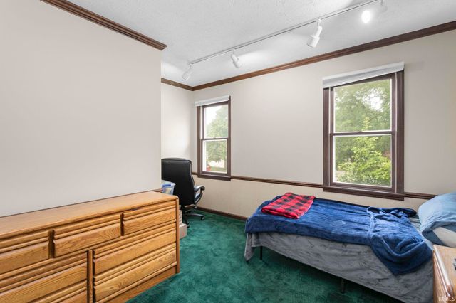 2926 Brooktree Court, Elkhart, IN 46514
