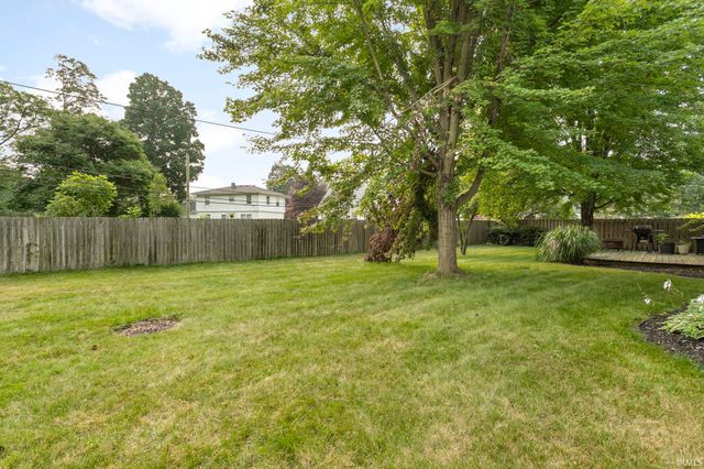 2926 Brooktree Court, Elkhart, IN 46514