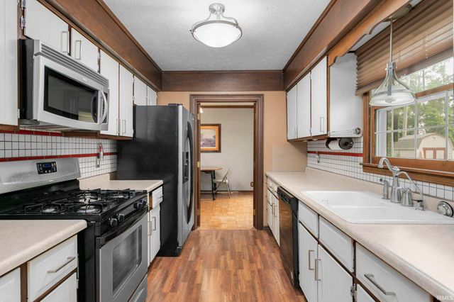 2926 Brooktree Court, Elkhart, IN 46514