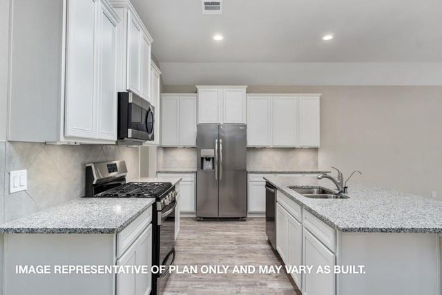 1720 Mesquite Trail, Dayton, TX 77535