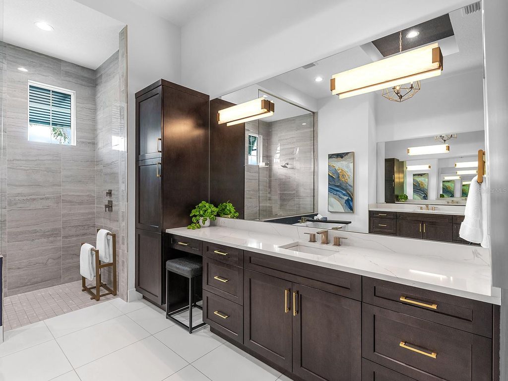 Image 32 of property listing at 8493 PAVIA WAY, Lakewood Ranch, FL 34202