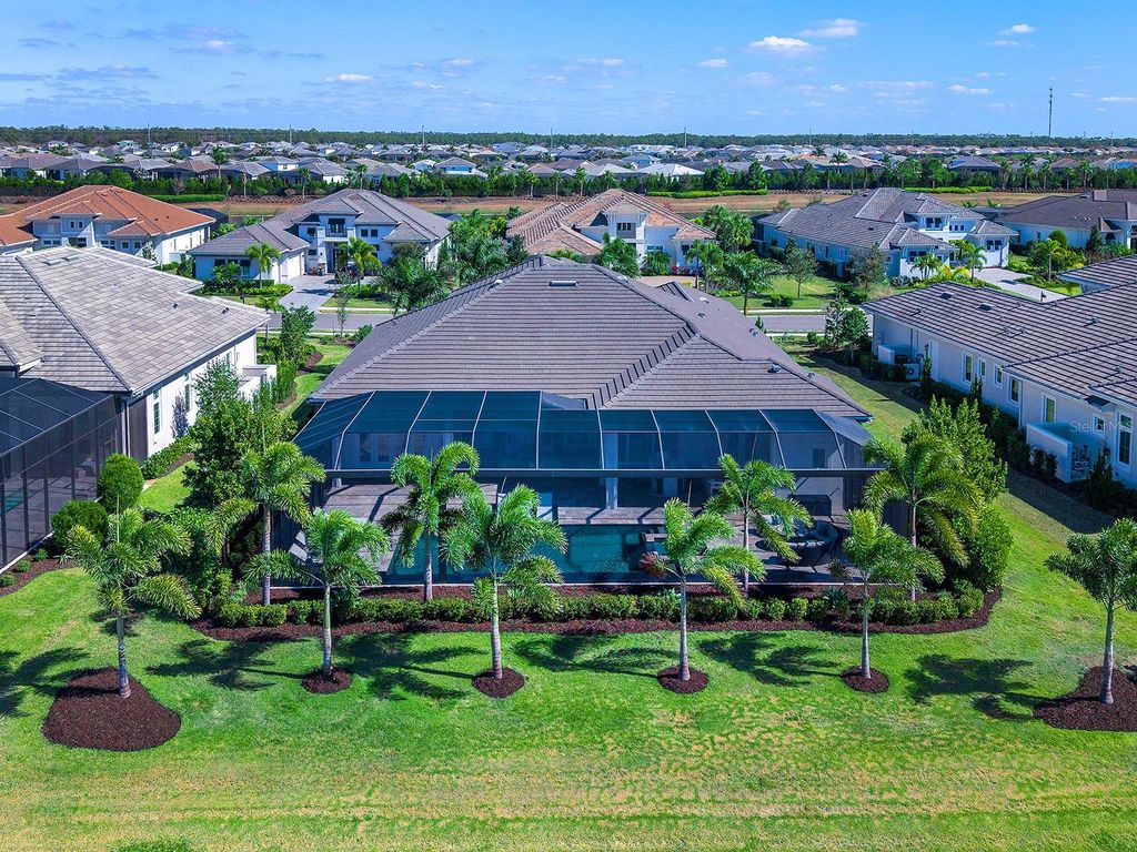 Image 67 of property listing at 8493 PAVIA WAY, Lakewood Ranch, FL 34202