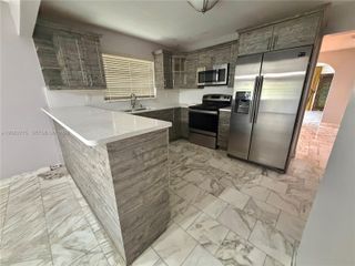 320 NW 61st Avenue, Miami, FL 33126