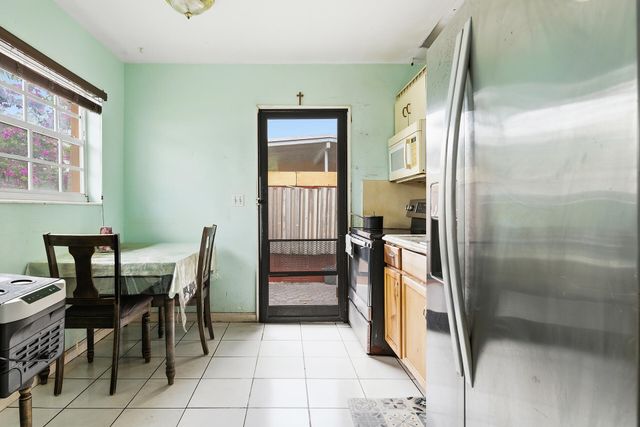 550 NE 37th Street 1-2, Pompano Beach, FL 33064