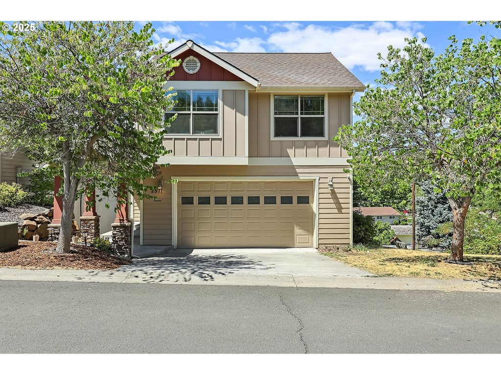 2511 JORDAN St, The Dalles, OR 97058