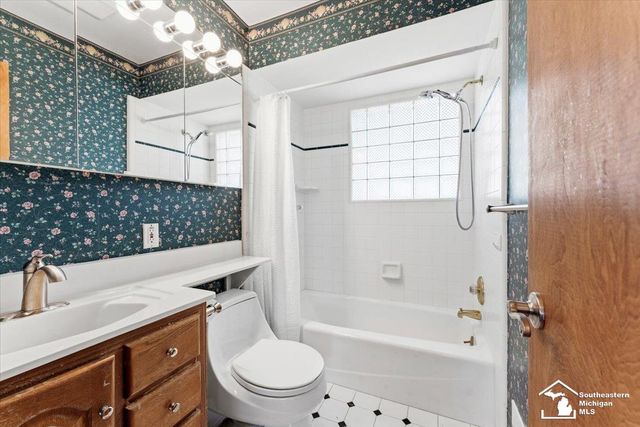 15136 Poplar Street, Southgate, MI 48195