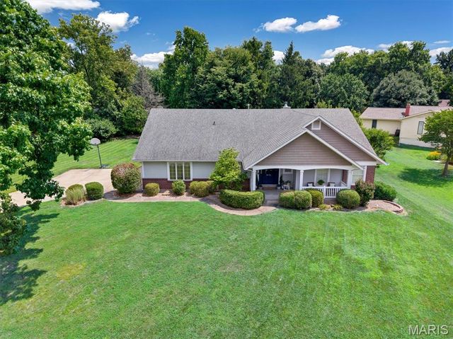 32 Kensington Place Court, St Charles, MO 63304