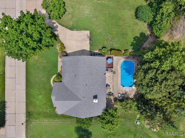32 Kensington Place Court, St Charles, MO 63304