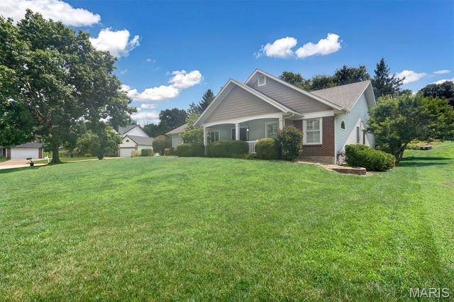 32 Kensington Place Court, St Charles, MO 63304