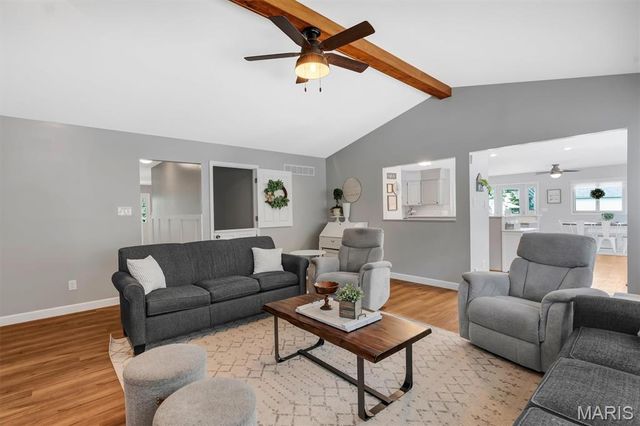 32 Kensington Place Court, St Charles, MO 63304