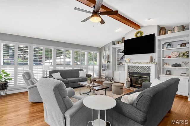 32 Kensington Place Court, St Charles, MO 63304