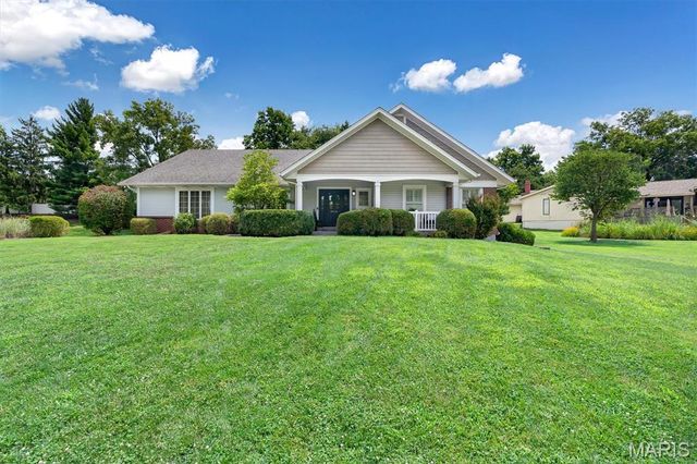 32 Kensington Place Court, St Charles, MO 63304