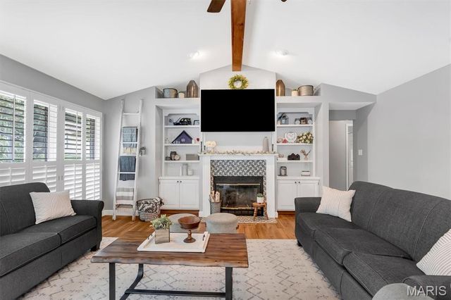 32 Kensington Place Court, St Charles, MO 63304