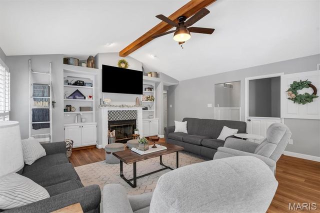32 Kensington Place Court, St Charles, MO 63304