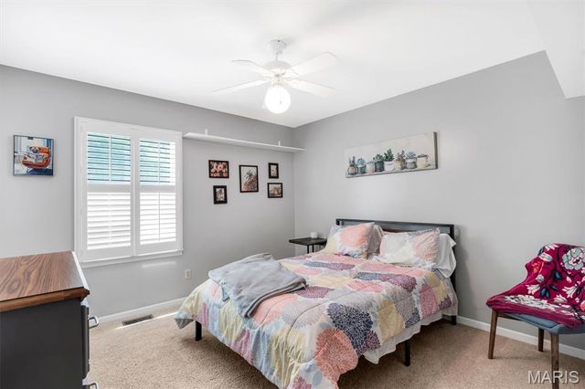32 Kensington Place Court, St Charles, MO 63304