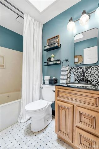 32 Kensington Place Court, St Charles, MO 63304