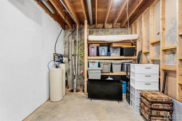 32 Kensington Place Court, St Charles, MO 63304