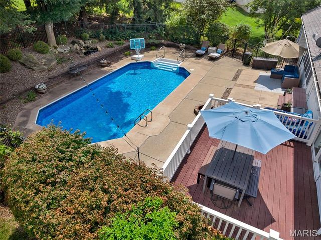 32 Kensington Place Court, St Charles, MO 63304