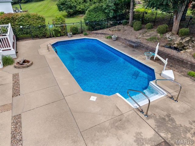 32 Kensington Place Court, St Charles, MO 63304