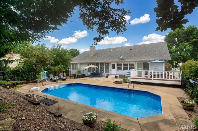 32 Kensington Place Court, St Charles, MO 63304