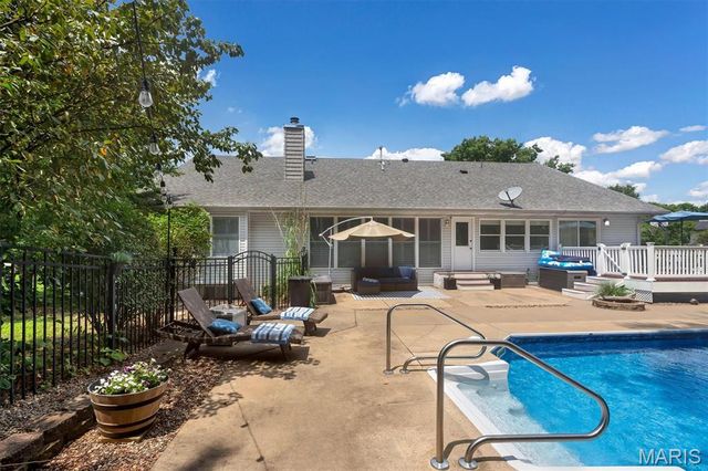 32 Kensington Place Court, St Charles, MO 63304