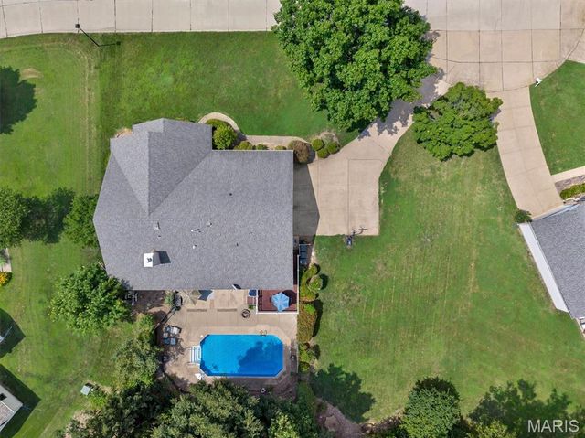 32 Kensington Place Court, St Charles, MO 63304